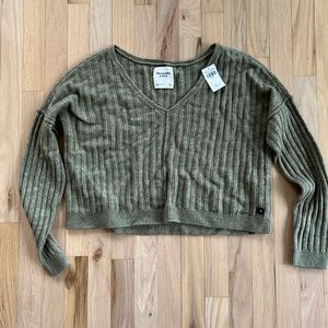 Abercrombie & Fitch small vneck sweater